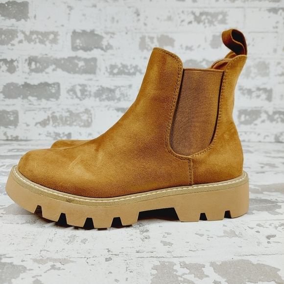 NEW Chinese Laundry Tan Leather Side Elastic Gore Chunky Ankle Boots T153 - Picture 1 of 12